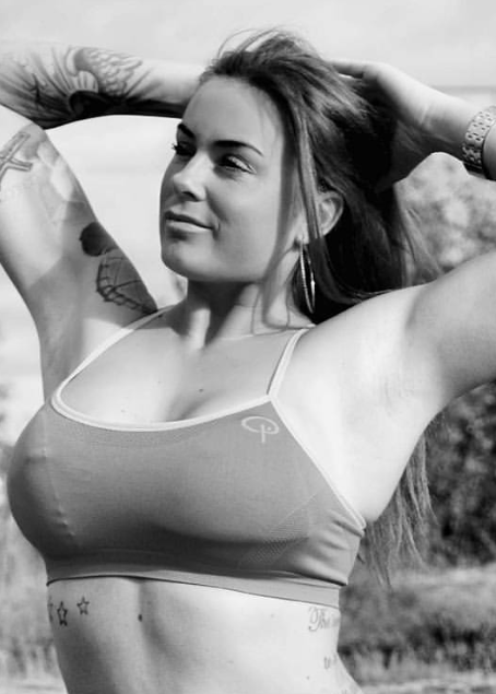 Lene Antonsen i svart-hvitt-bilde