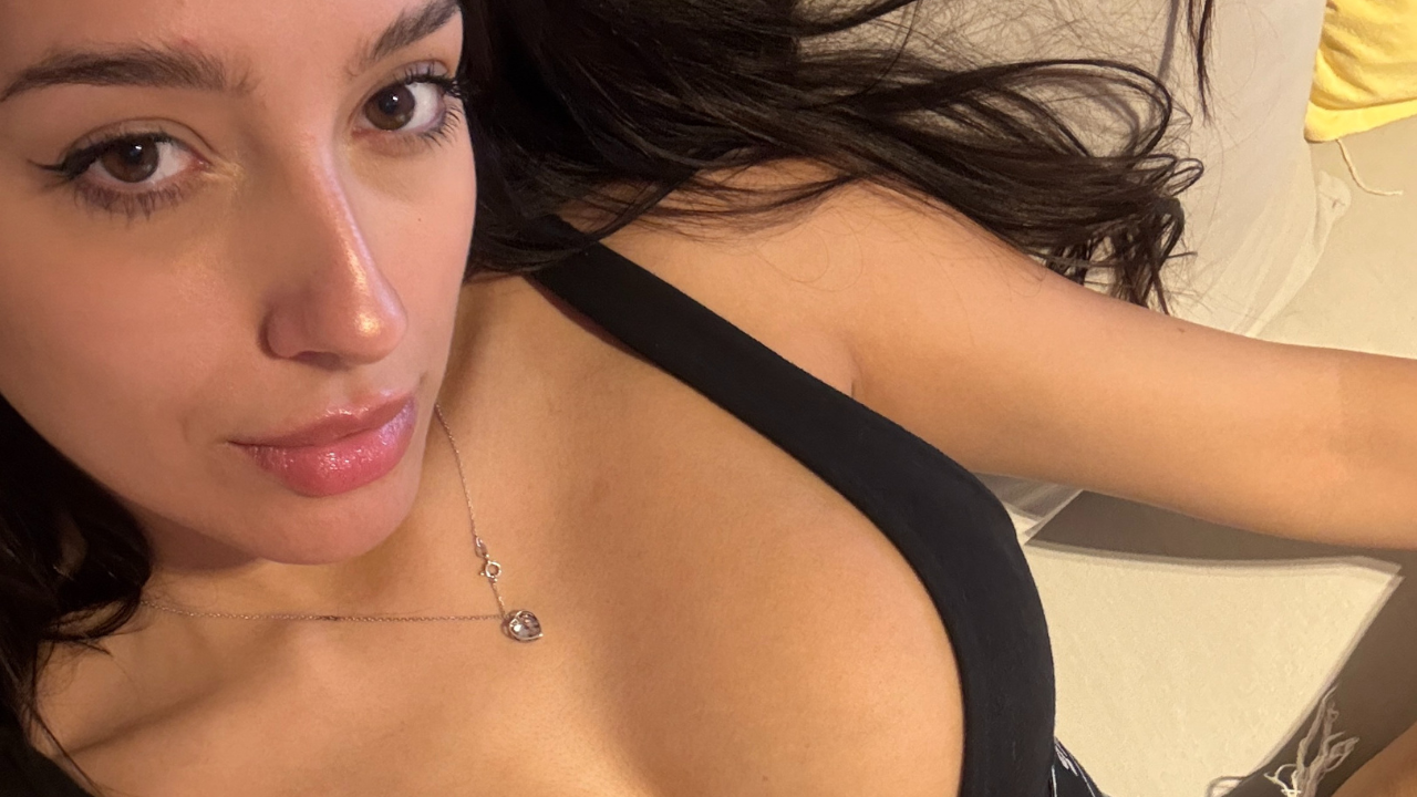 Lena Love – Din Sexy Nabokjæreste (OnlyFans-anmeldelse)